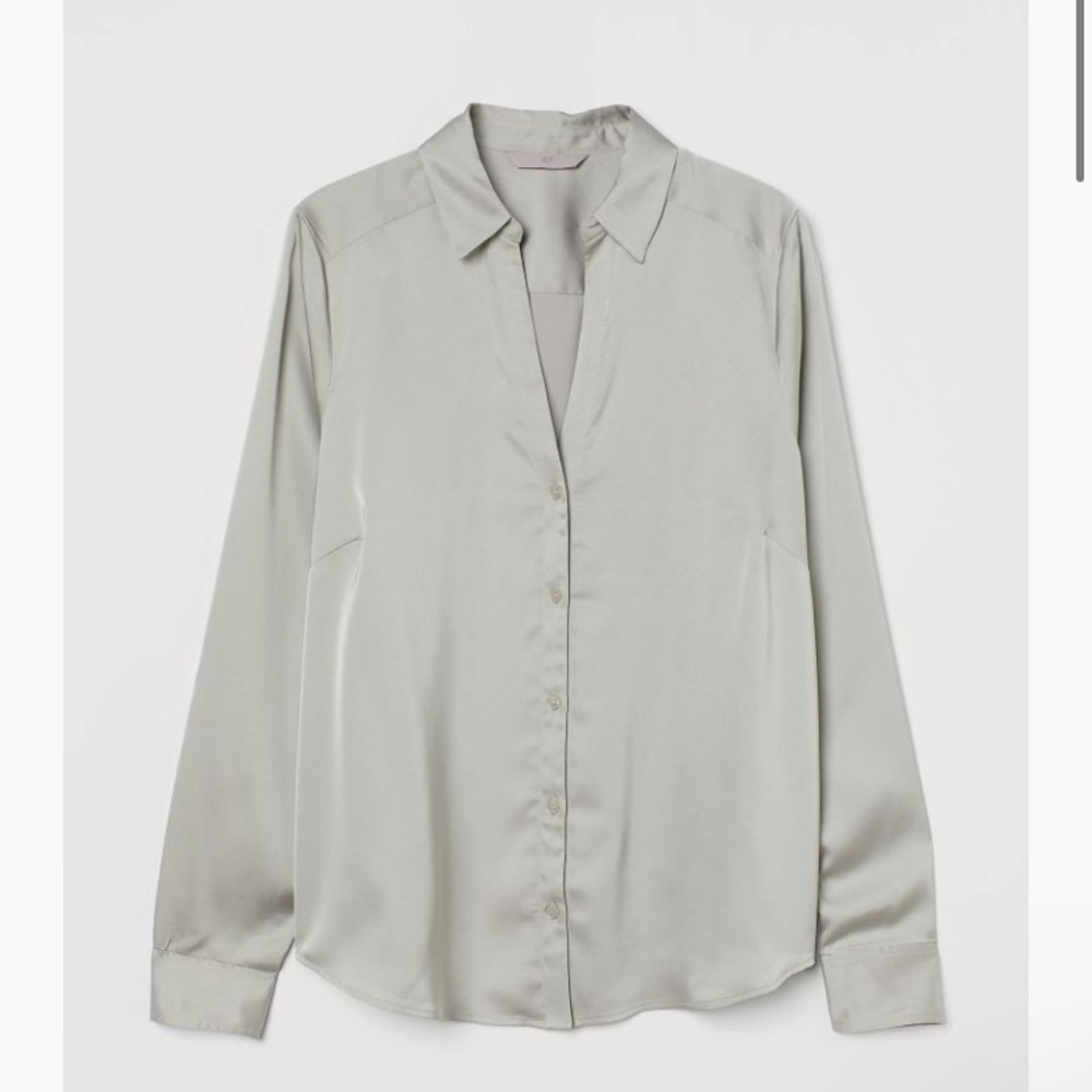 H&M | NWT | light sage green v-neck blouse